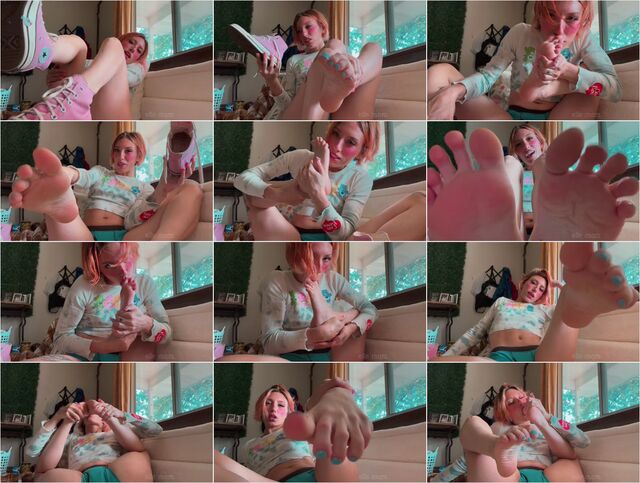 Elle Marz - Smelly feet worship cei Preview